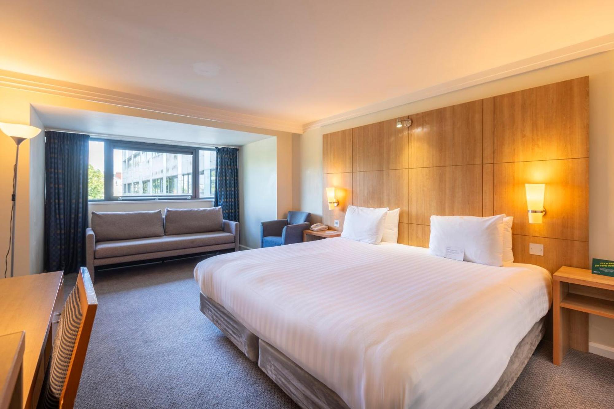 Holiday Inn Cardiff City By Ihg Экстерьер фото