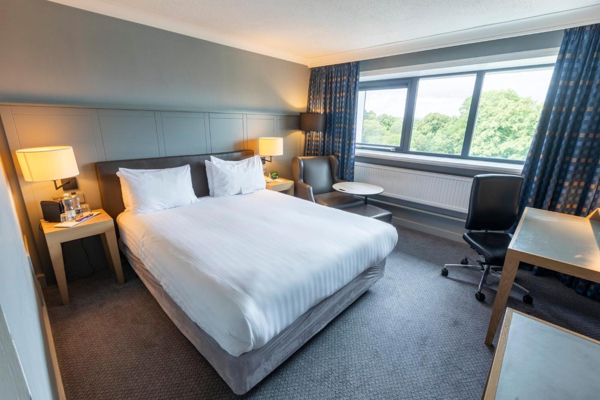 Holiday Inn Cardiff City By Ihg Экстерьер фото