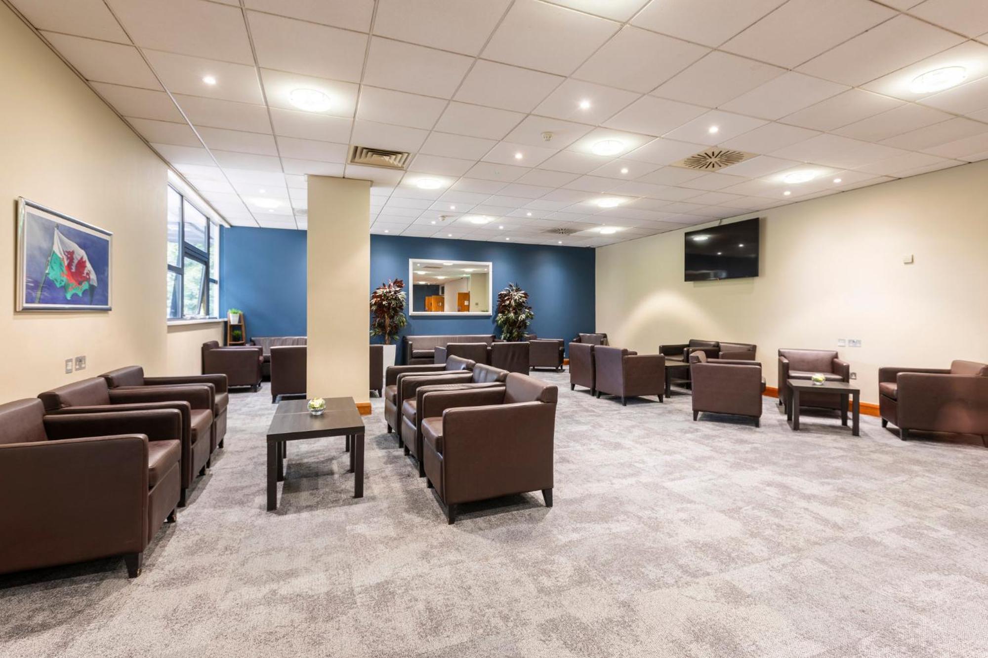 Holiday Inn Cardiff City By Ihg Экстерьер фото
