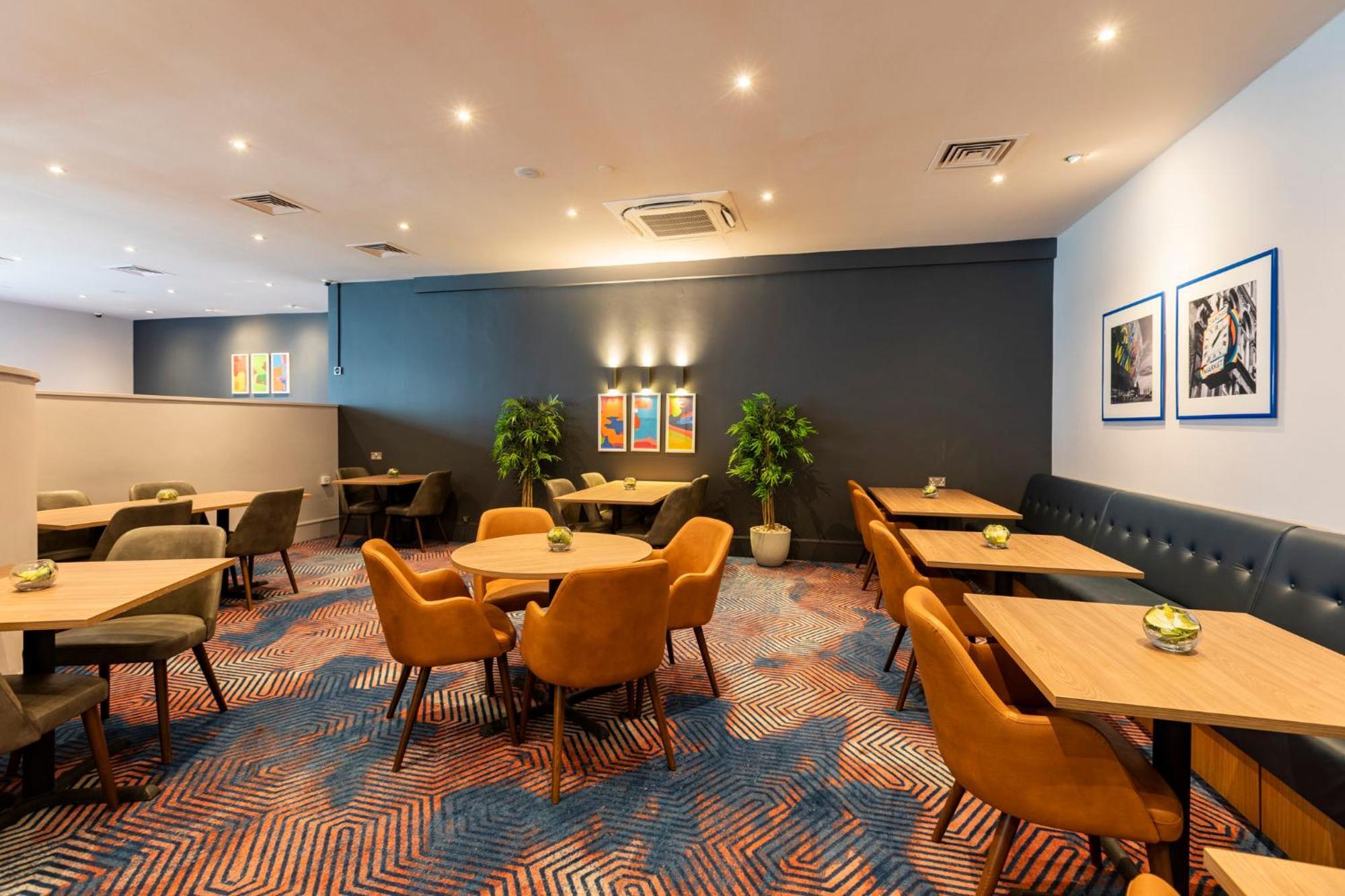 Holiday Inn Cardiff City By Ihg Экстерьер фото