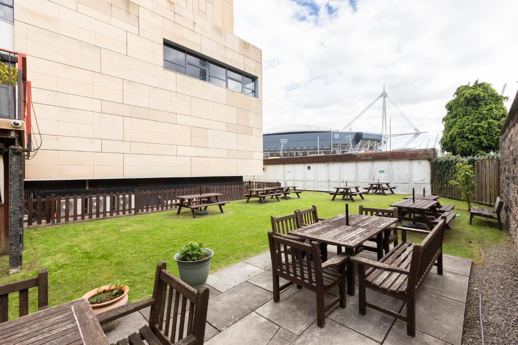Holiday Inn Cardiff City By Ihg Экстерьер фото