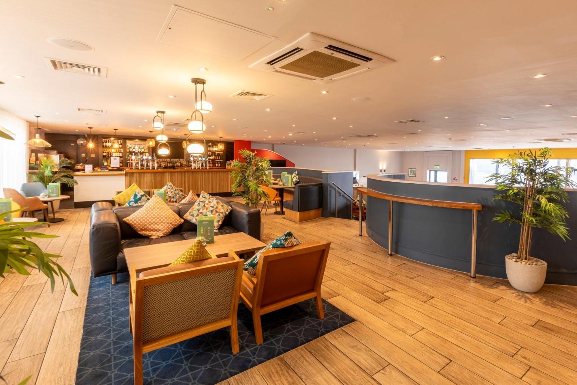 Holiday Inn Cardiff City By Ihg Экстерьер фото
