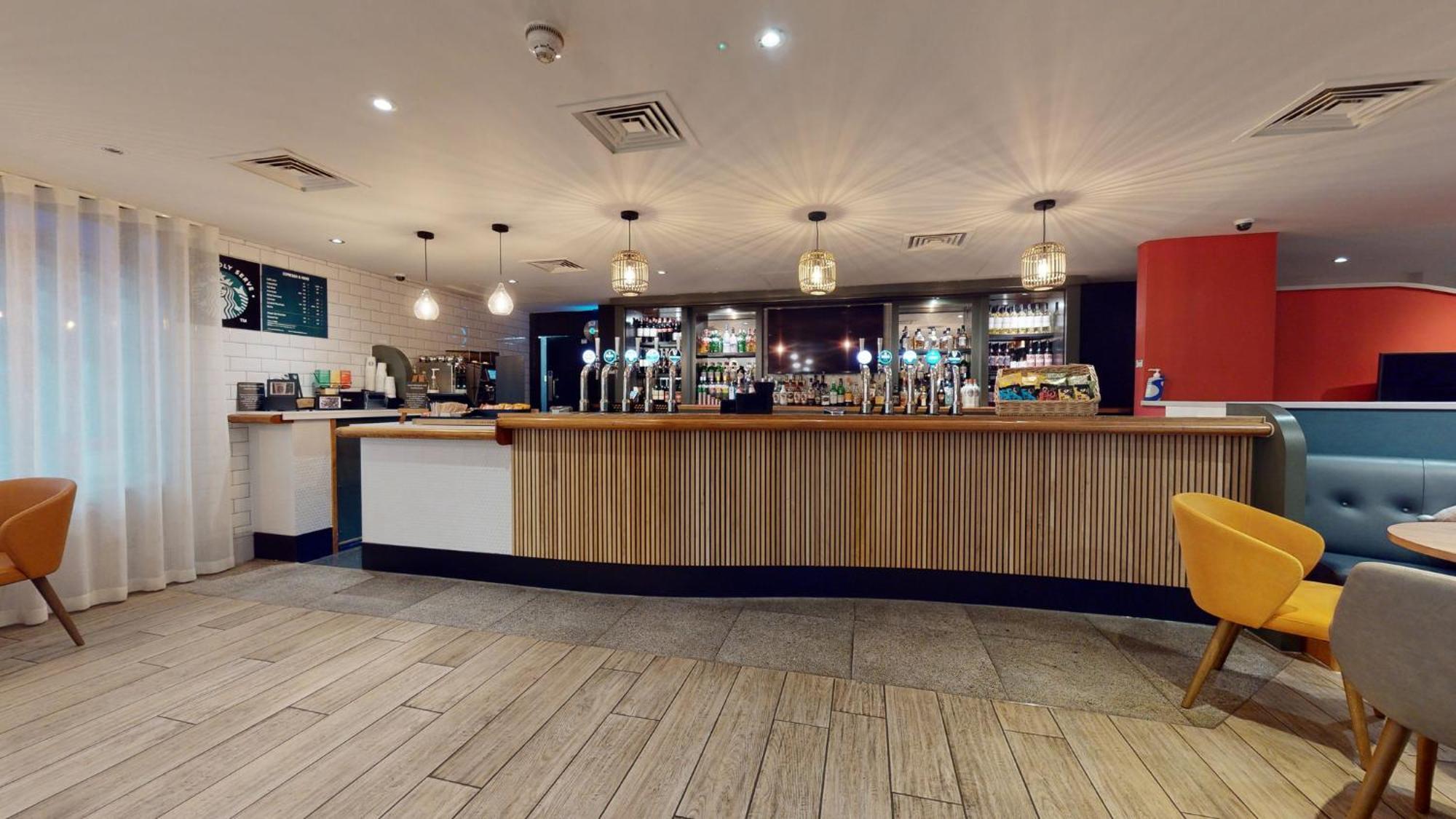 Holiday Inn Cardiff City By Ihg Экстерьер фото