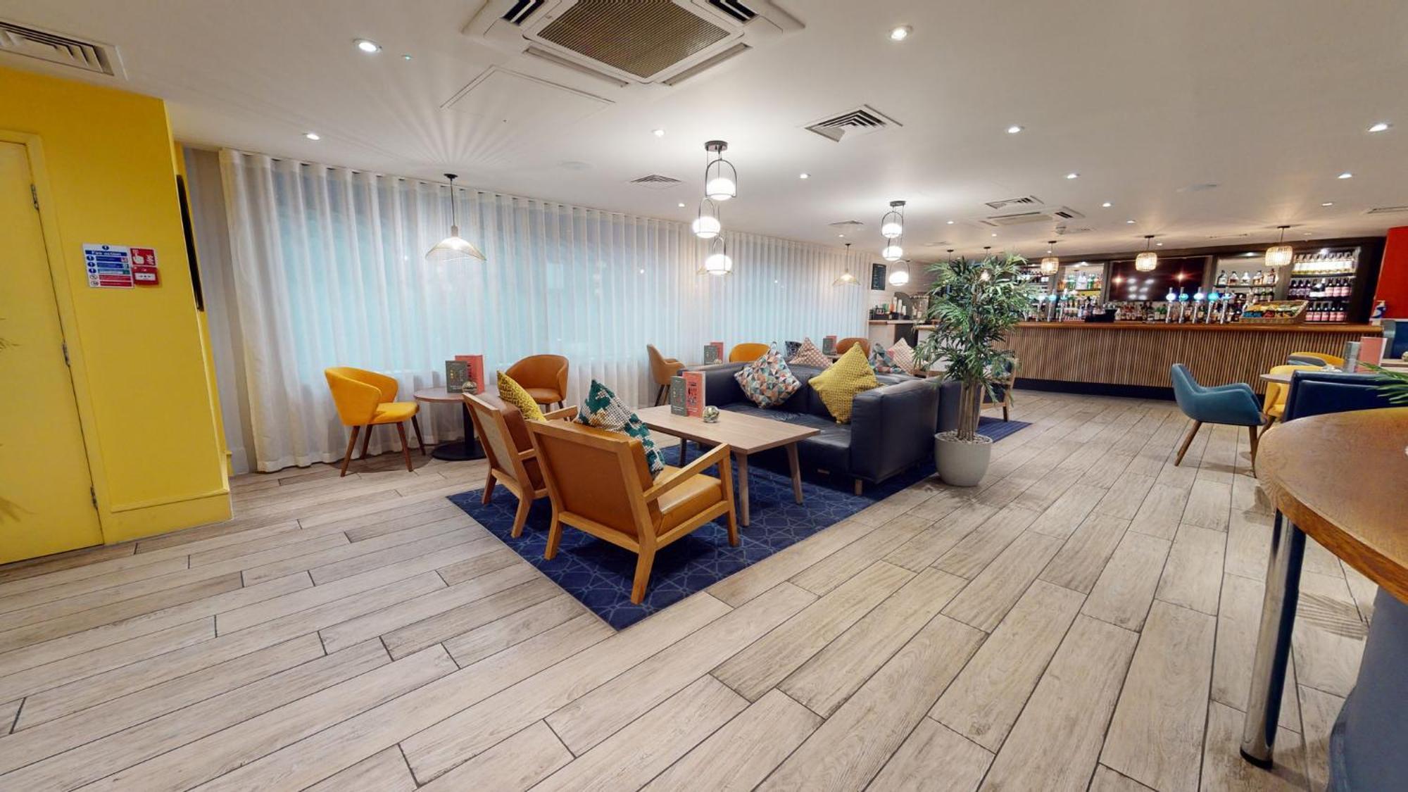 Holiday Inn Cardiff City By Ihg Экстерьер фото