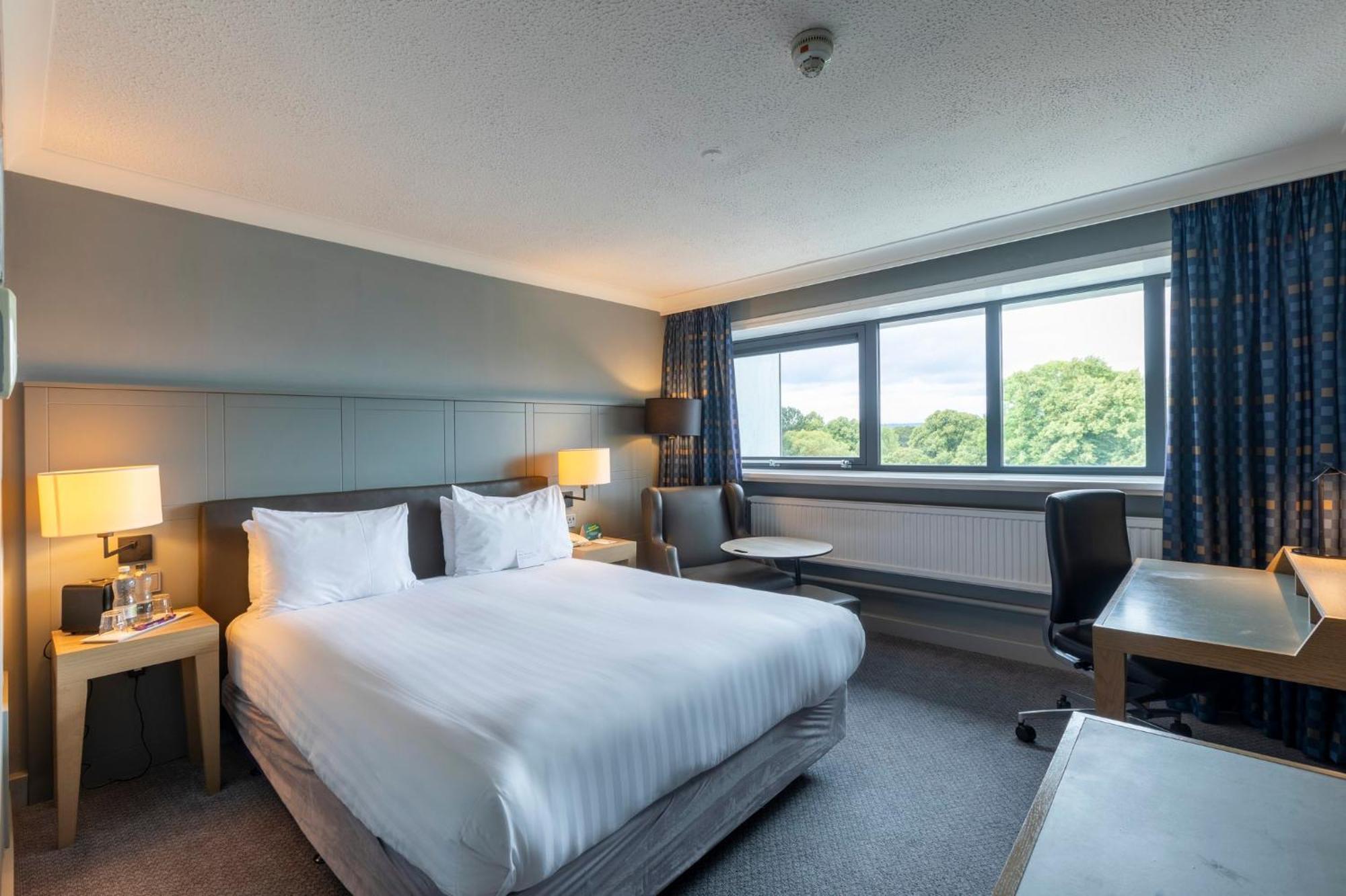 Holiday Inn Cardiff City By Ihg Экстерьер фото